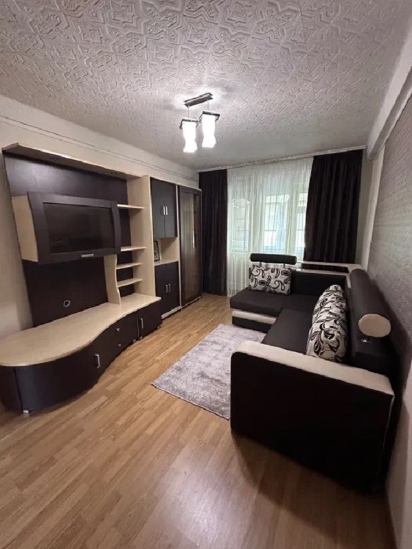 Вы желаете купить квартиру? ПРОДАЕТСЯ 2-комн. квартира. Город Київ. Район Святошинський Цена 64999.00дол код в базе 135