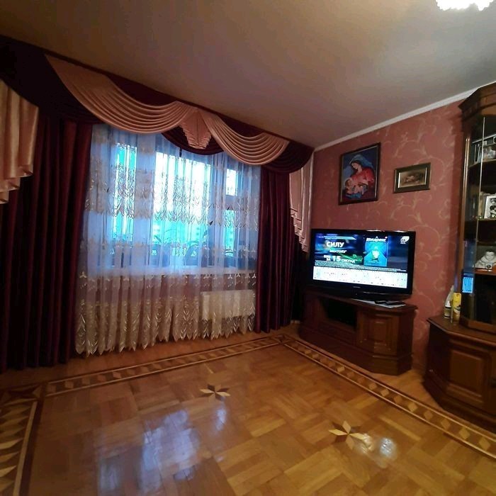 Продаєтся 3-кімн. квартира. Київ. Район Святошинський Цена 85 000дол код в базе 230978 Вы желаете купить квартиру? ПРОДАЕТСЯ 3-комн. квартира. Город Київ. Район Святошинський Цена 85000.00дол код в базе 230978